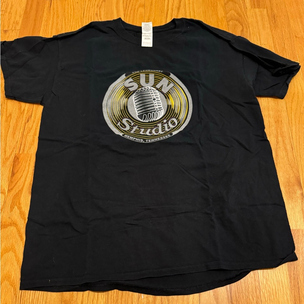 Men’s Graphic T-shirt USED.